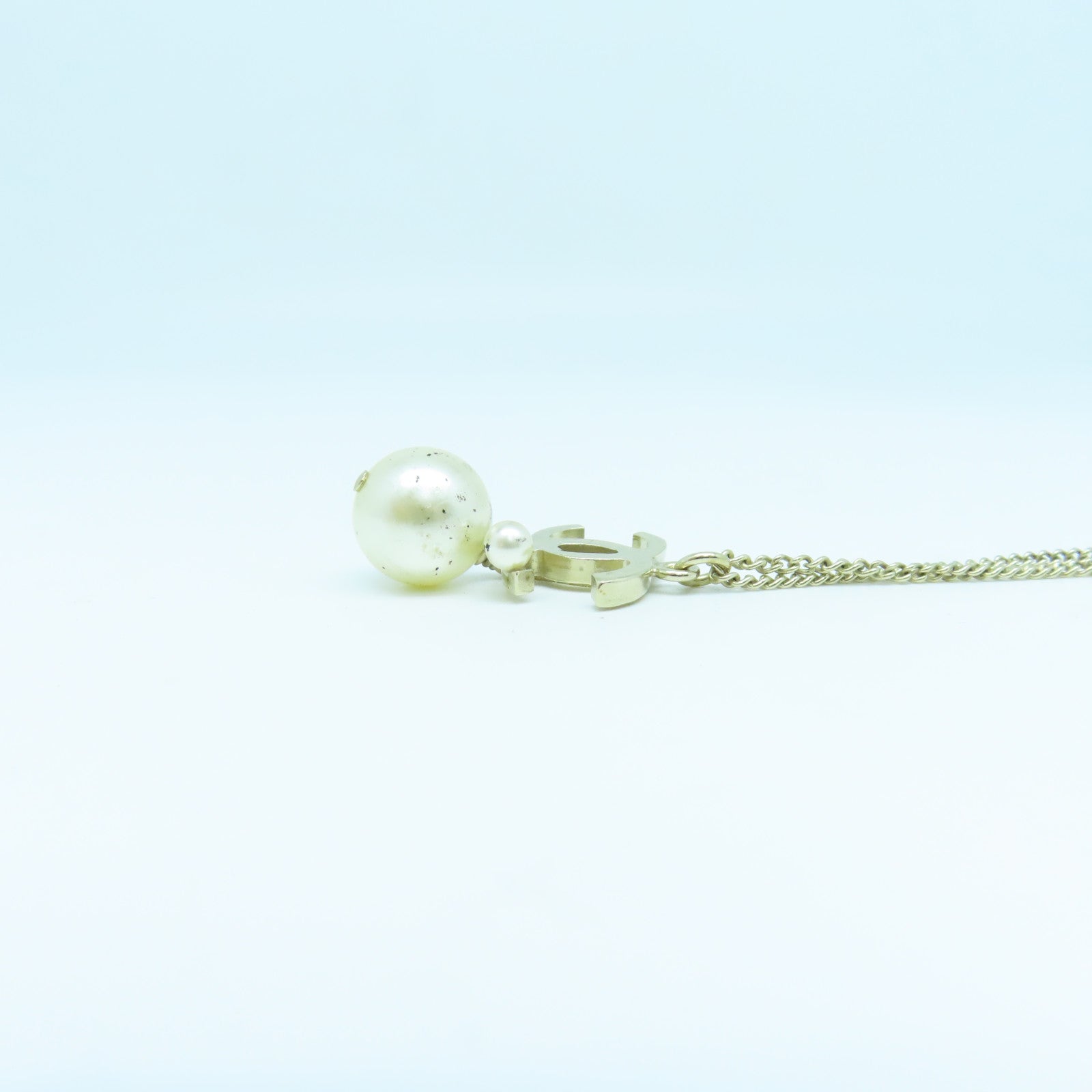 CHANEL metal Necklace necklace gold