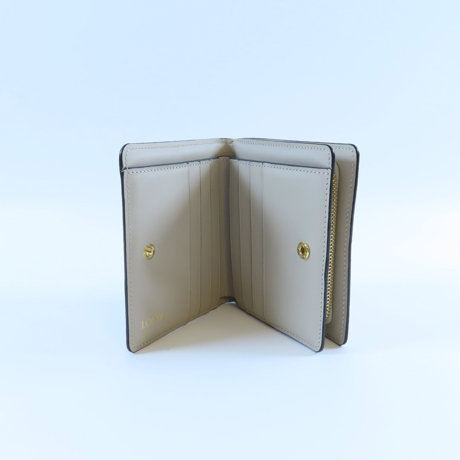 LOEWE 牛皮皮革Wallet金扣錢包米色