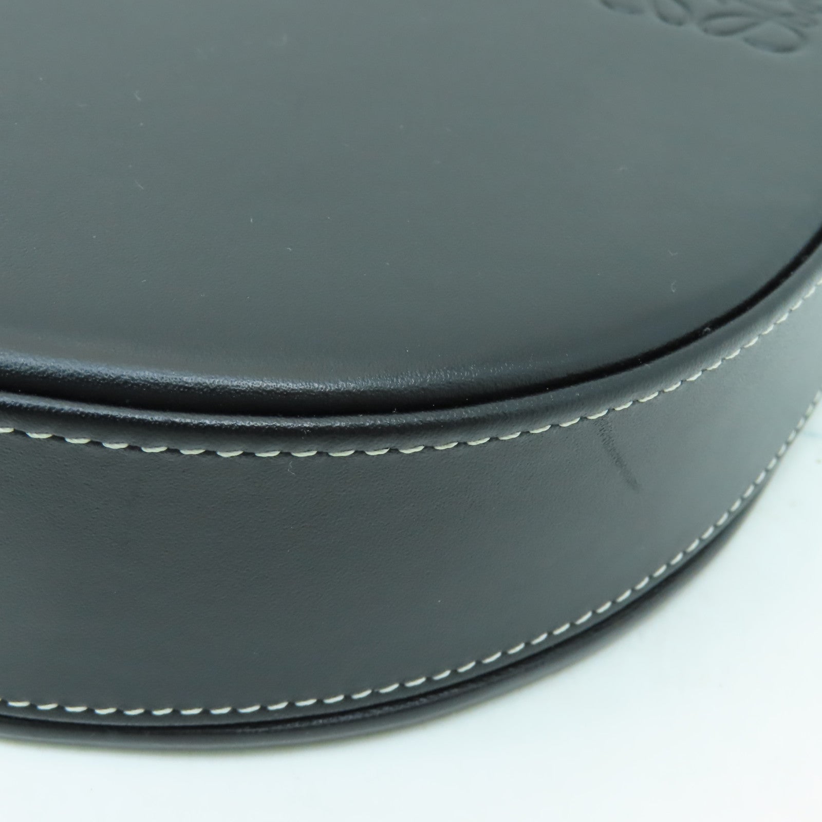 LOEWE 牛皮皮革Heel Bag銀扣肩背袋黑色