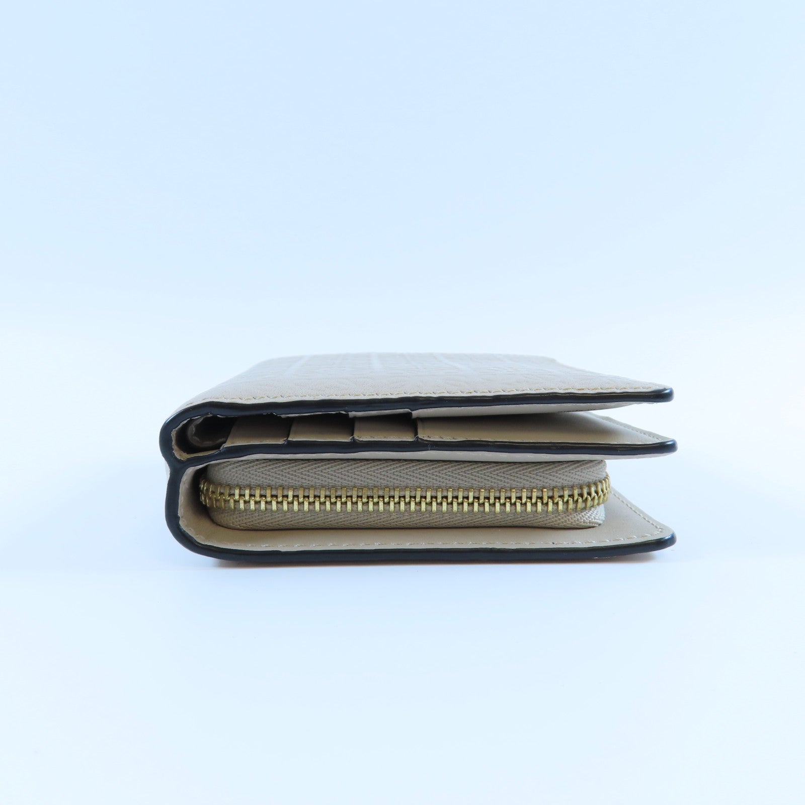 LOEWE 牛皮皮革Wallet金扣錢包米色