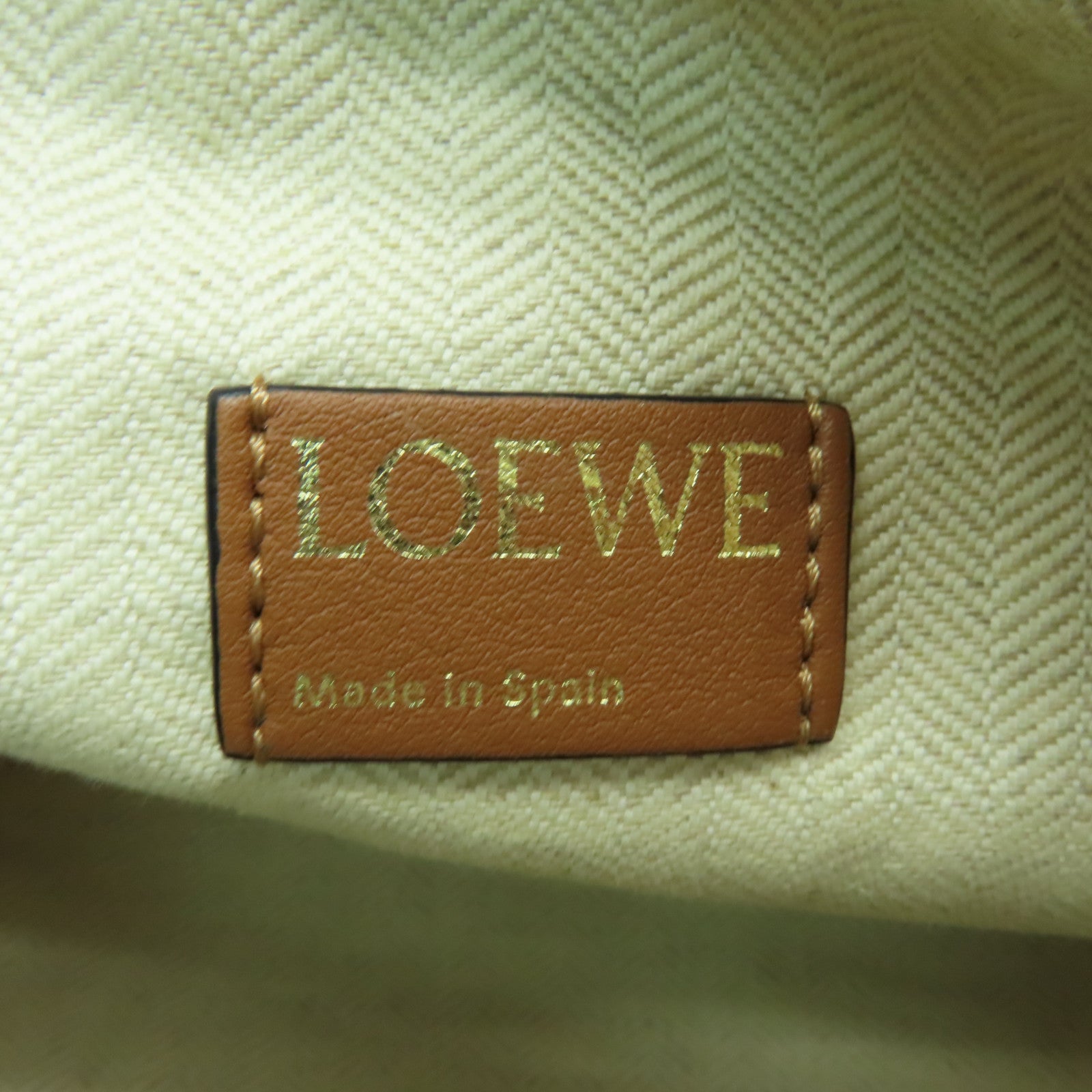 LOEWE 帆布/皮革Cubi金扣肩背袋白色/啡色