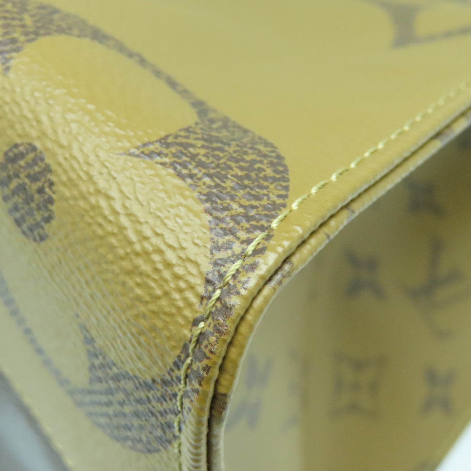 LOUIS VUITTON Monogram On The Go MM gold buckle handle shoulder bag brown