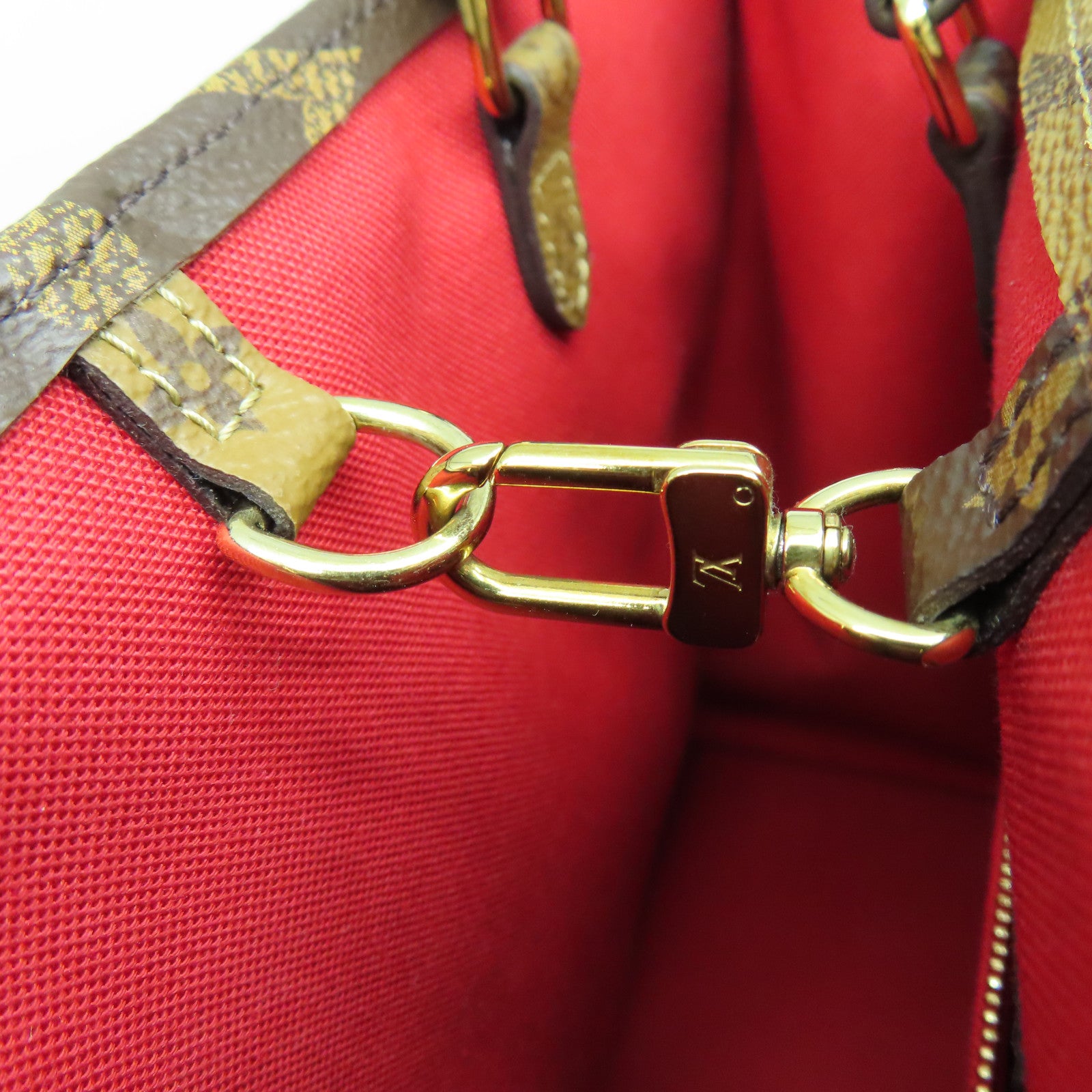 LOUIS VUITTON Monogram On The Go MM gold buckle handle shoulder bag brown