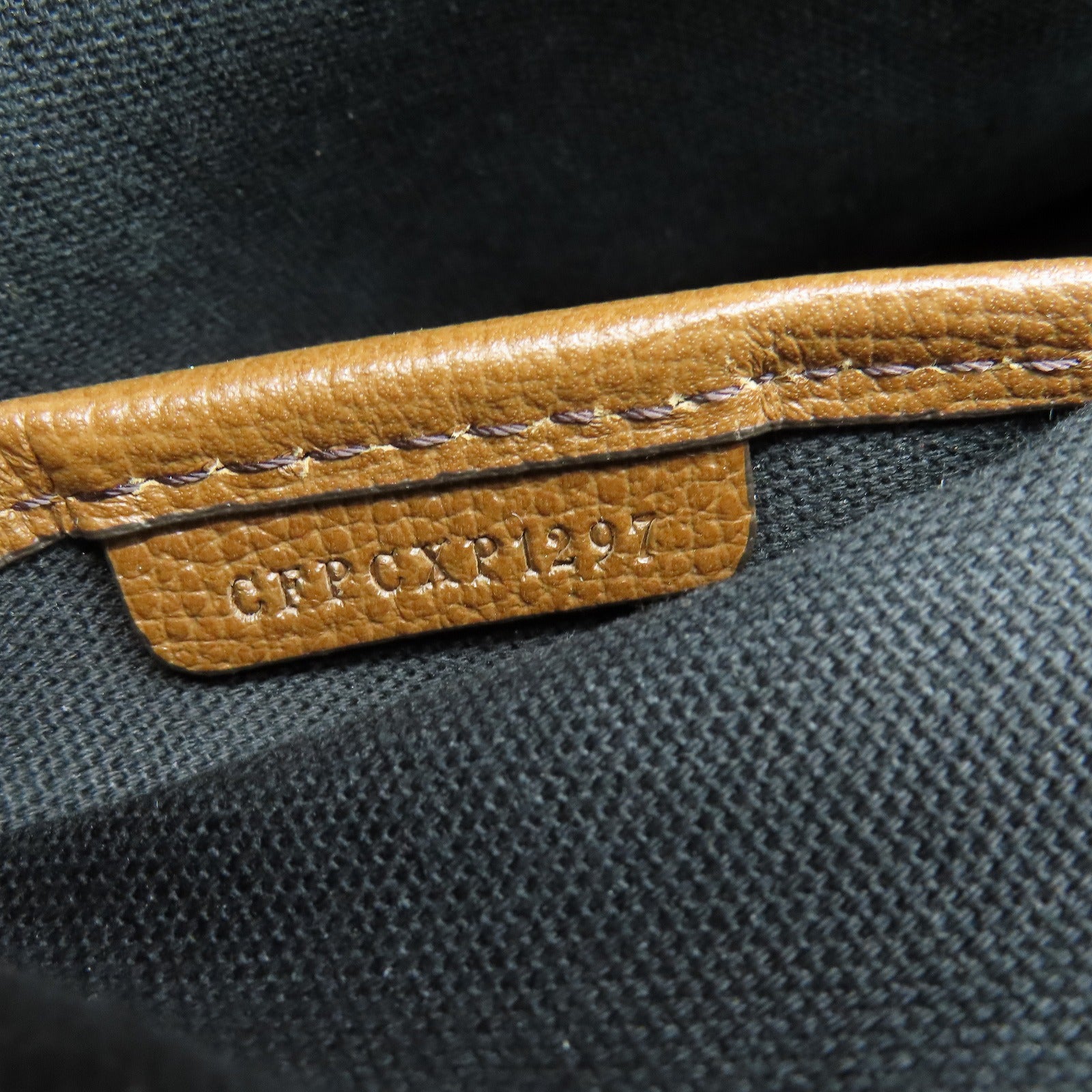 BURBERRY 牛皮皮革Mediun Banner Bag金扣手挽袋啡色