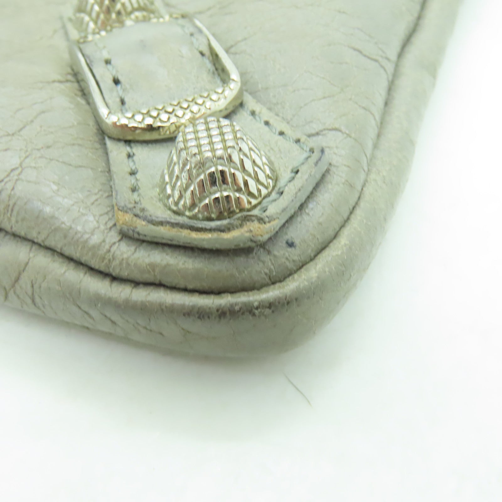 BALENCIAGA 牛皮皮革Pouch銀扣手拿包灰色