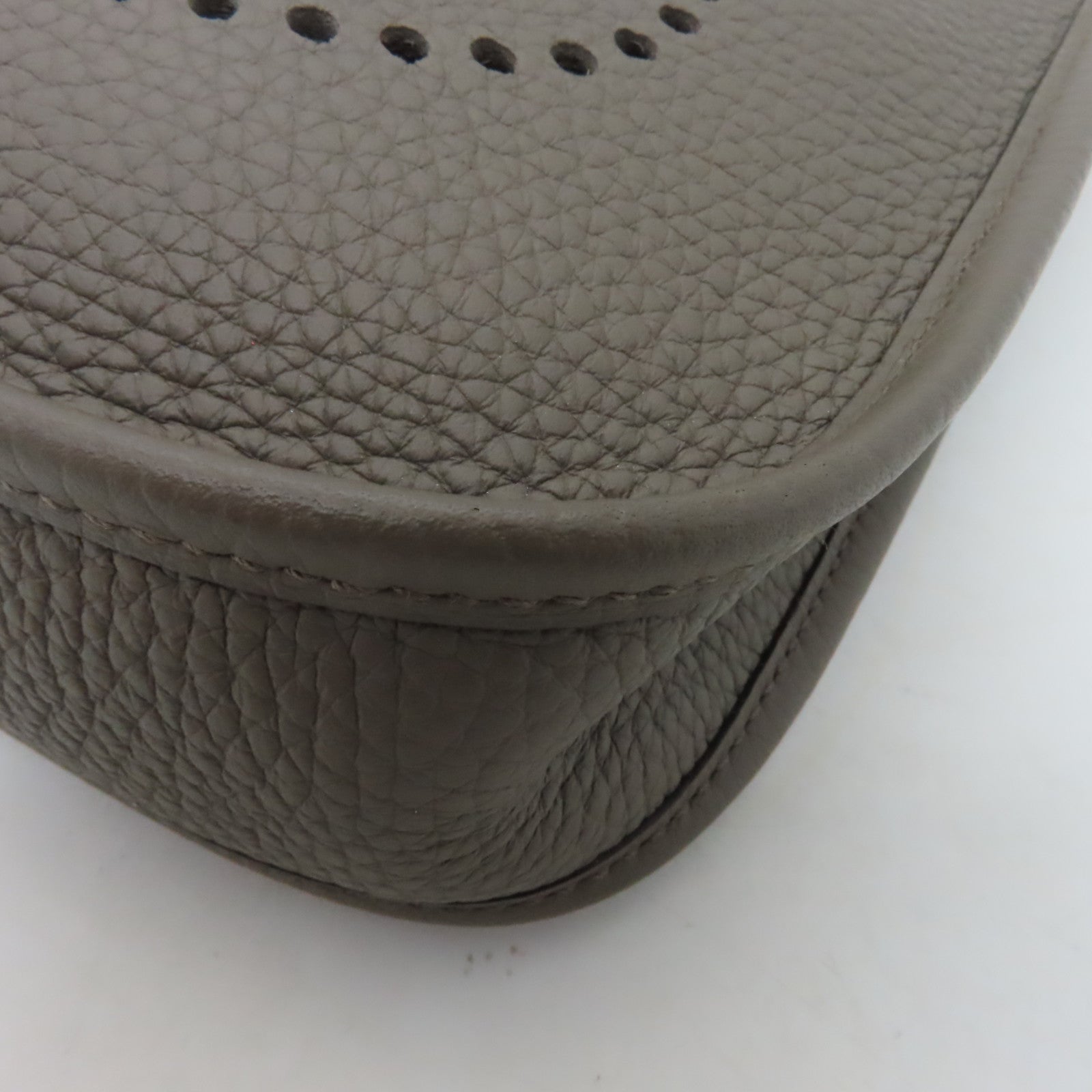 HERMES Clemence皮革Evelyne TPM金扣肩背袋Etain