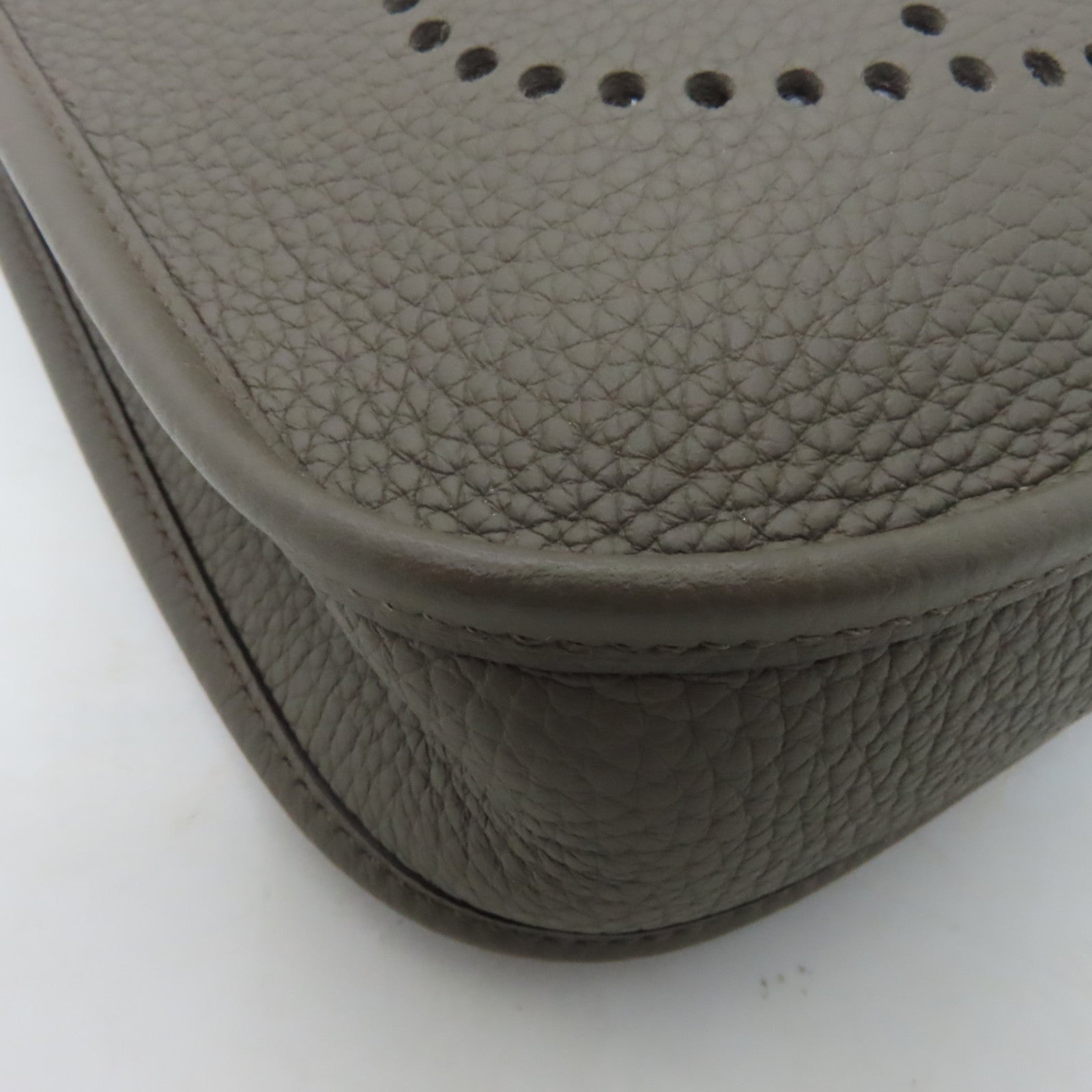 HERMES Clemence皮革Evelyne TPM金扣肩背袋Etain