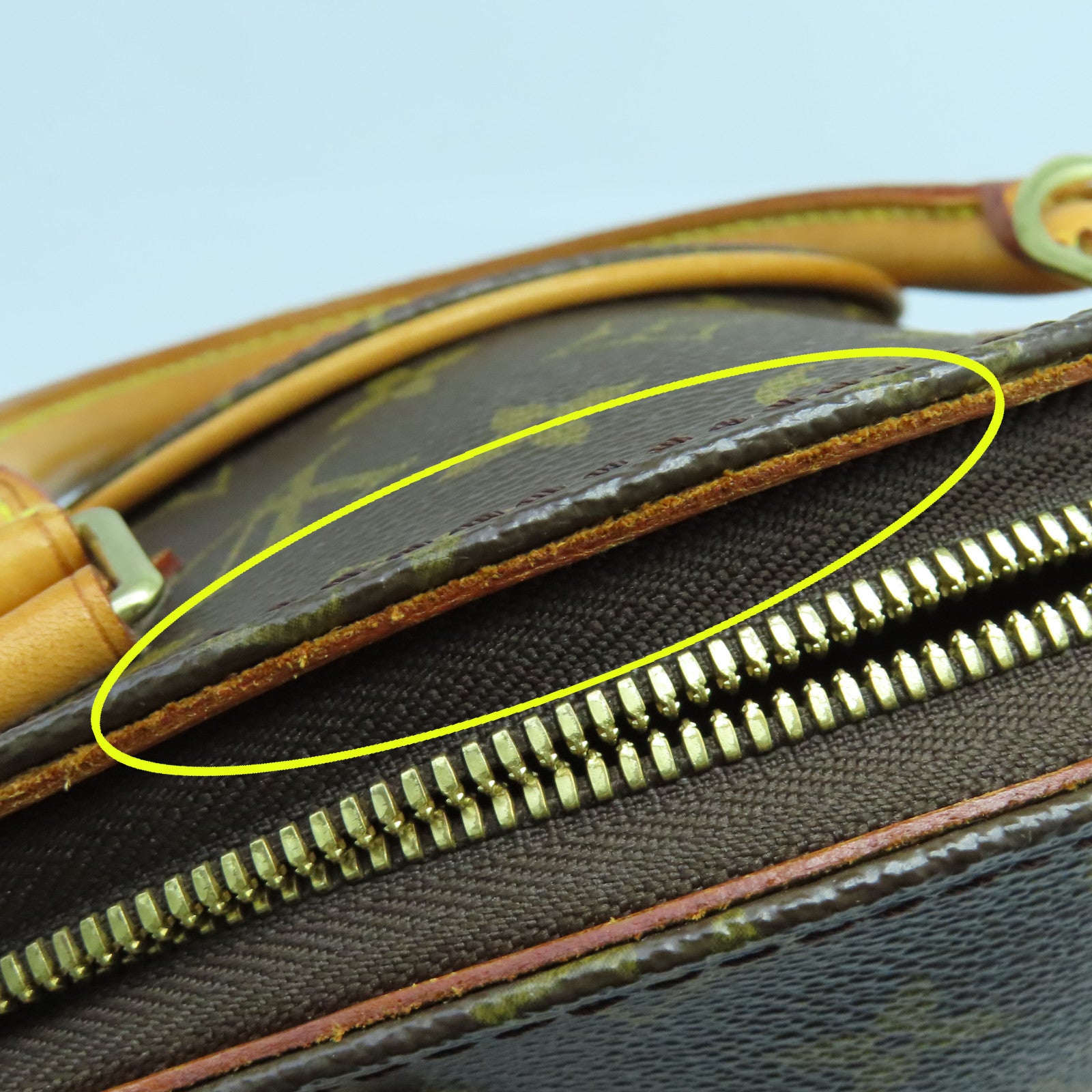 LOUIS VUITTON Monogram Ellipse PM金扣手挽袋啡色