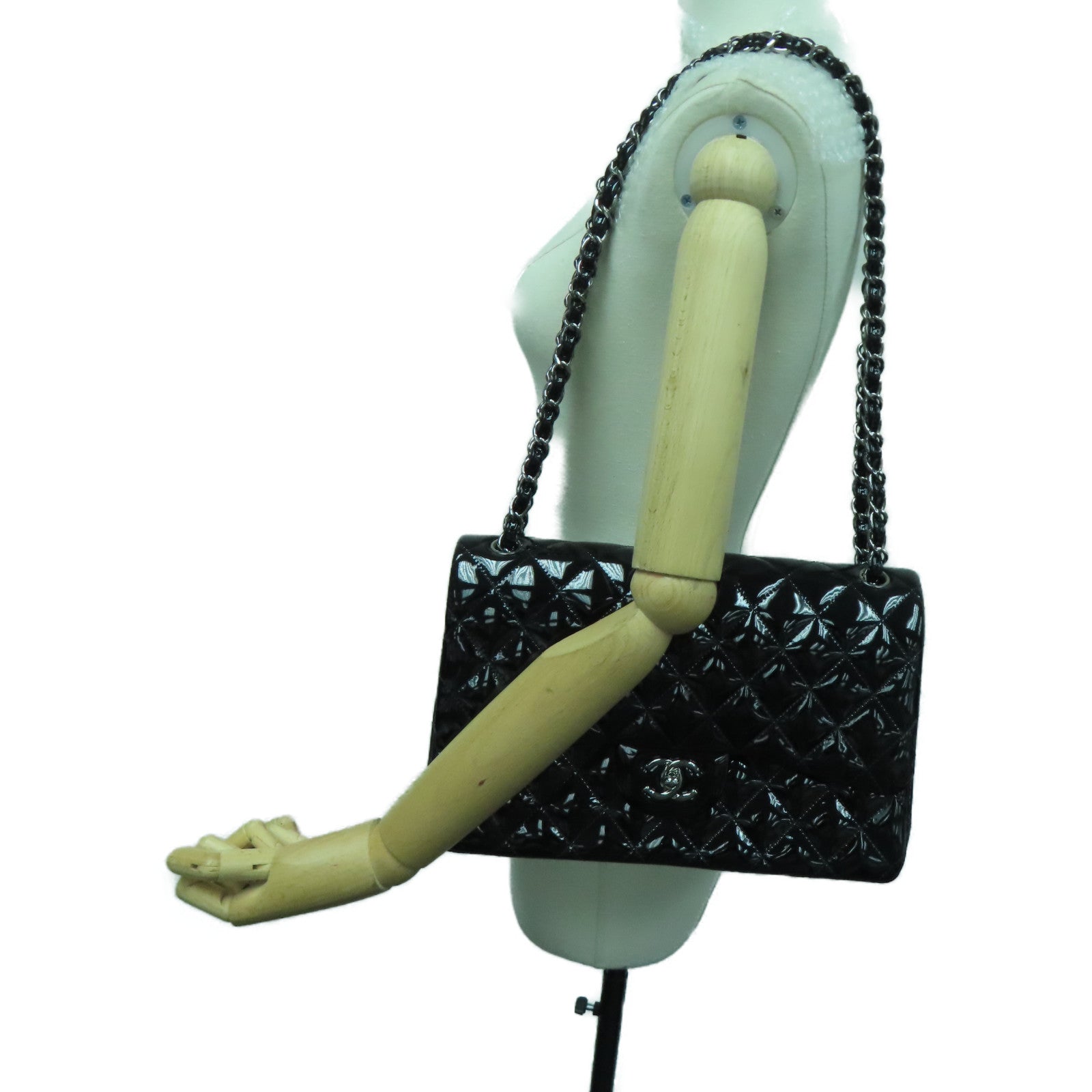 CHANEL [Sharp Discount] Diamond Patent Leather Jumbo Classic Flap Silver Buckle Chain Shoulder Bag Black