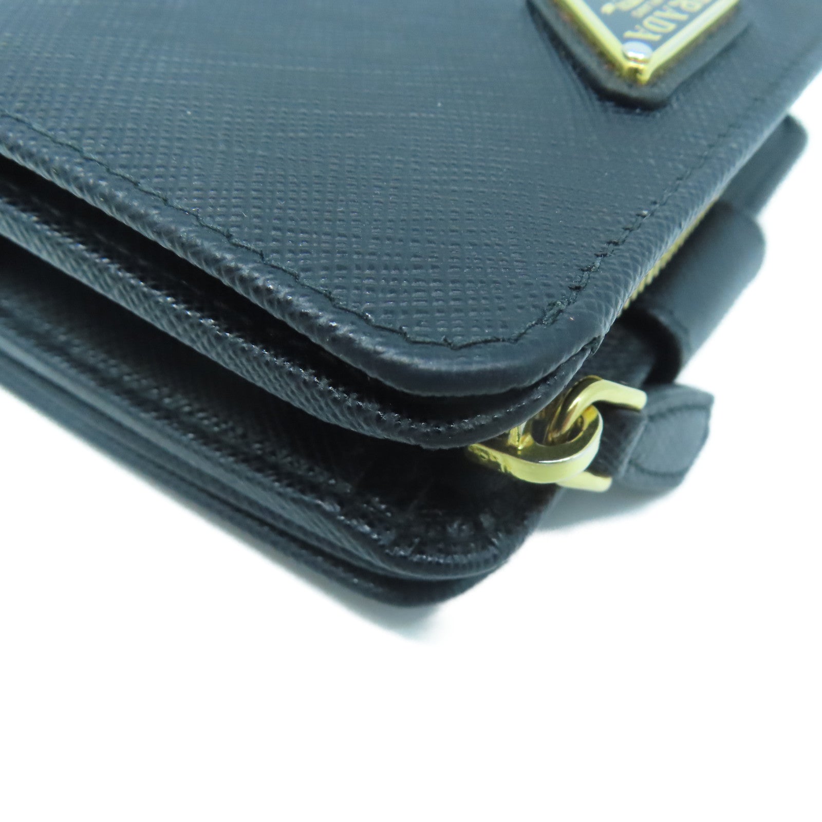 PRADA Saffiano皮革Wallet金扣錢包黑色
