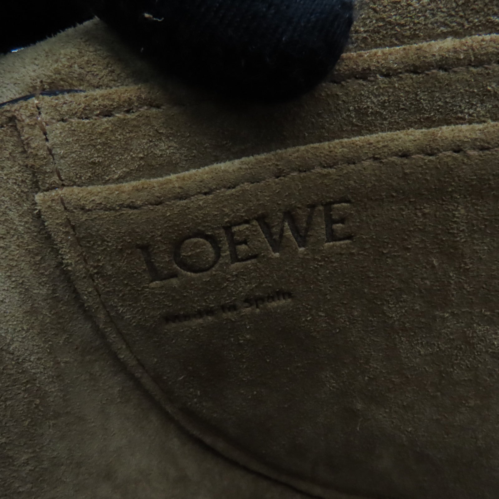 LOEWE 牛皮皮革Mini Gate金扣肩背袋米色