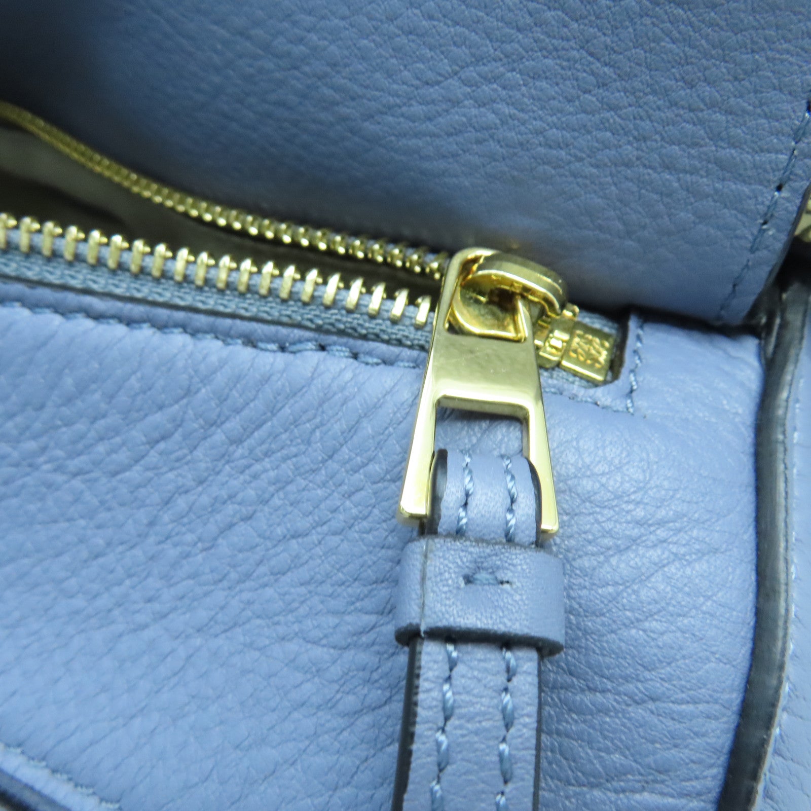 LOEWE 牛皮皮革Medium Puzzle Bag金扣手挽肩背兩用袋藍色
