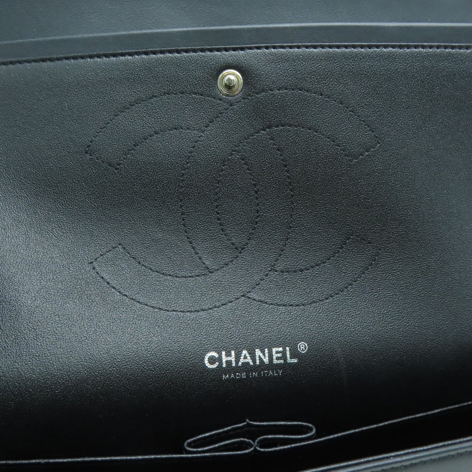 CHANEL [Sharp Discount] Diamond Patent Leather Jumbo Classic Flap Silver Buckle Chain Shoulder Bag Black