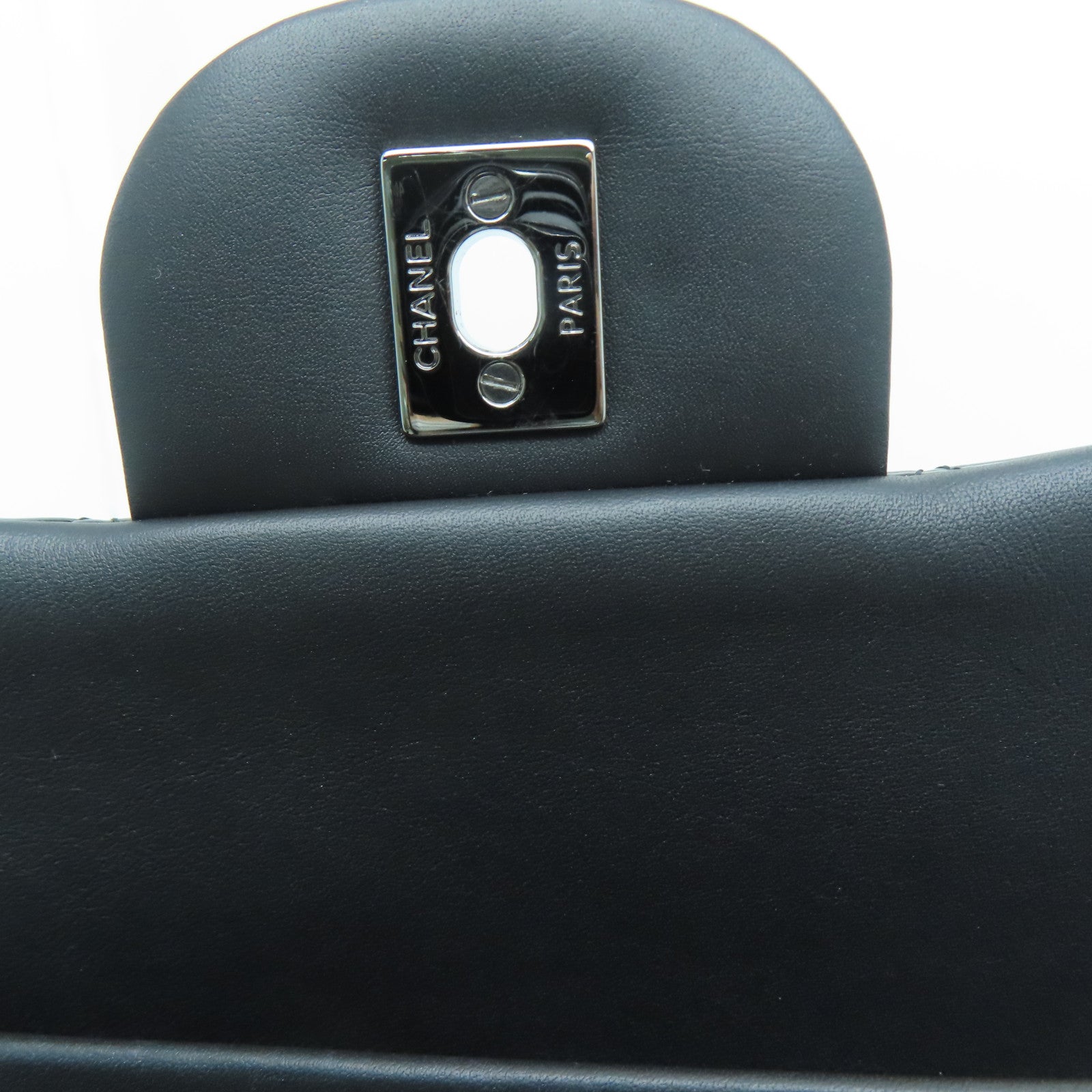 CHANEL [Sharp Discount] Diamond Patent Leather Jumbo Classic